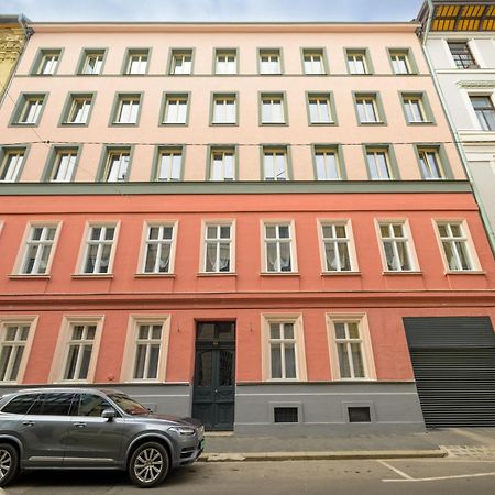 Best Seasons Andrassy Boedapest Buitenkant foto