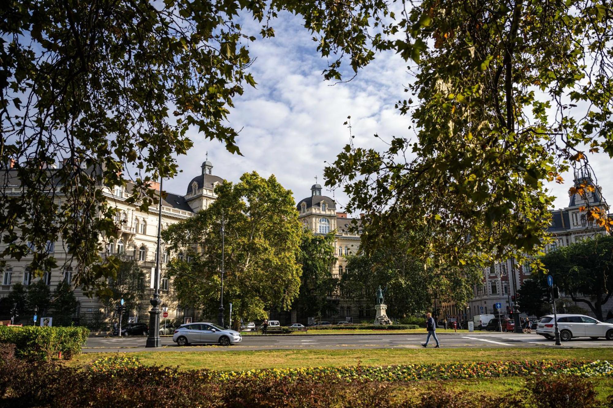 Best Seasons Andrassy Boedapest Buitenkant foto